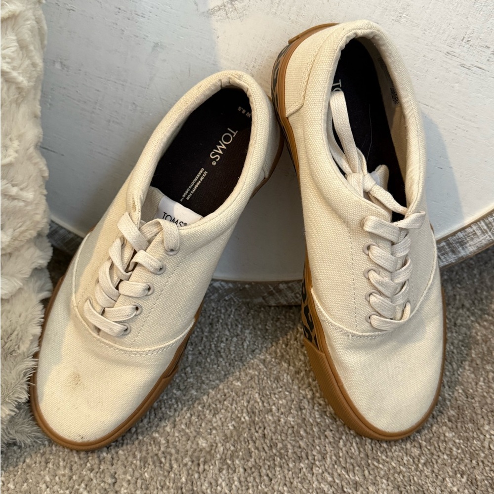 TOMS Cream Canvas Lace-Up Sneakers with Gum Sole